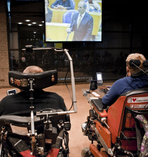 Het spoeddebat in Den Haag over het pgb was in een rolstoeltoegankelijke ruimte te volgen