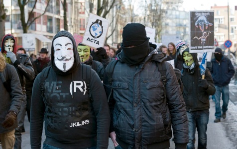 Anti-ACTA-protest in Amsterdam. 'Geen con-tro-le, geen cen-suur!' Foto: Piet van der Meer/Novum