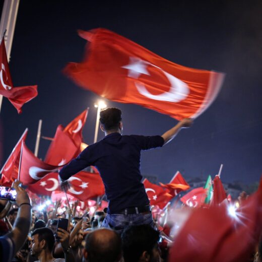 Voor of tegen Erdogan: een gesprek tussen doven