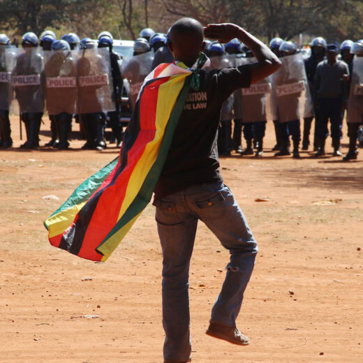 Waarom het vertrek van Robert Mugabe nu misschien écht aanstaande is
